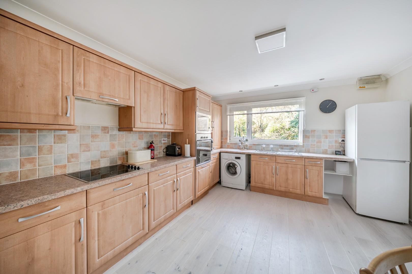 Roman Court, Blackpill, Swansea, SA3 5BL